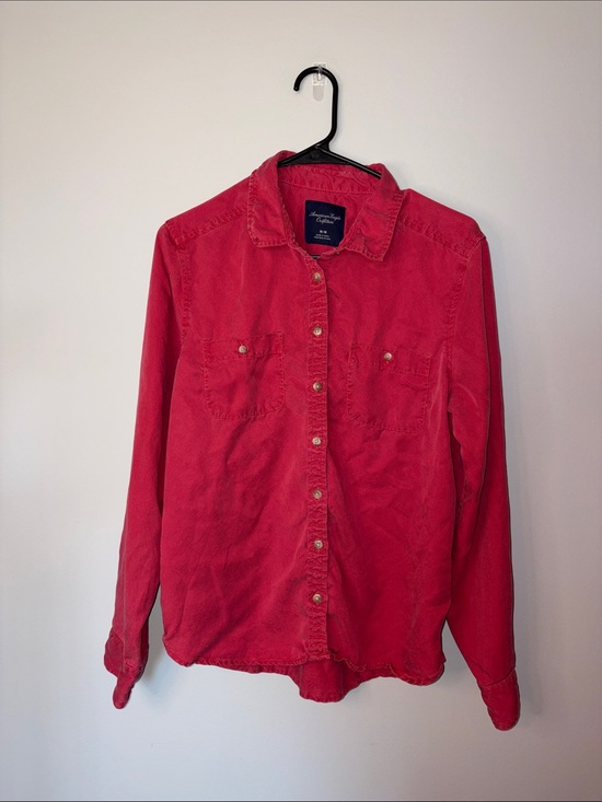 American Eagle Outfitters Tops - American Eagle Outfitters Red Washed Button-Up Shirt Medium